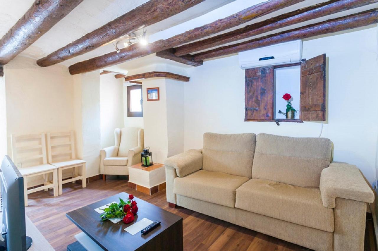 Apartamentos Casa Samper Санта-Эулалия-де-Гальего Номер фото