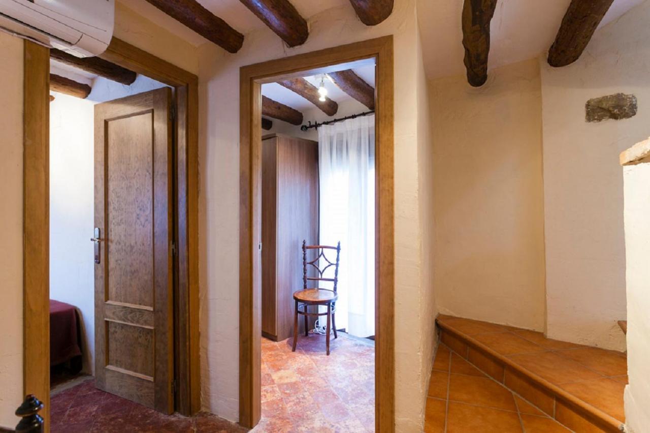 Apartamentos Casa Samper Санта-Эулалия-де-Гальего Номер фото