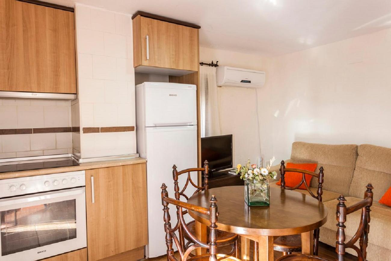 Apartamentos Casa Samper Санта-Эулалия-де-Гальего Номер фото
